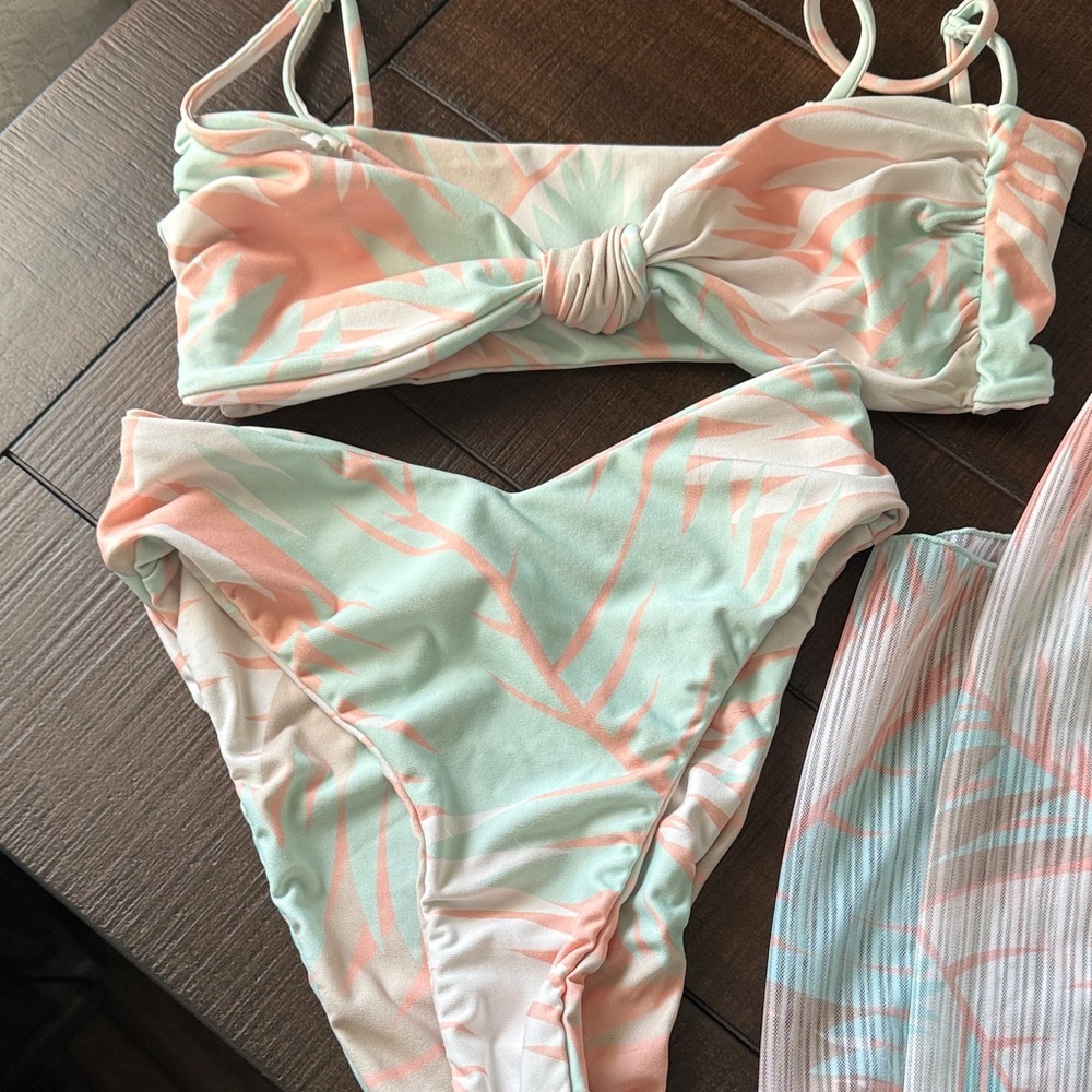 Swimsuit with coverup skirt Size XS - Picture 2 of 4